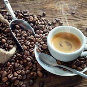 Café expresso et son carré de chocolat